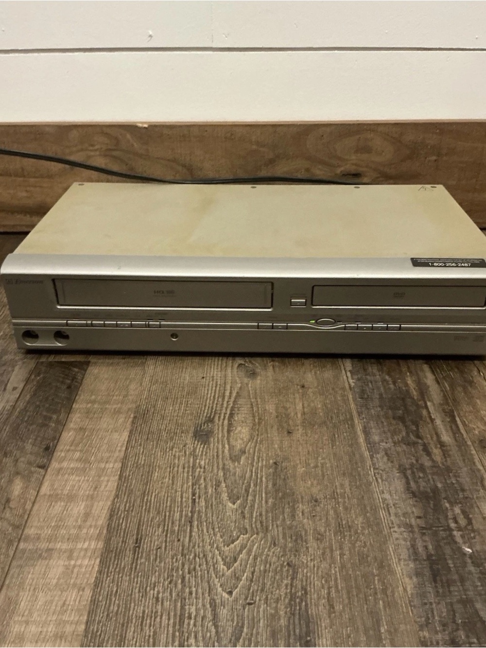Emerson EWD2004 VCR/DVD Combo Player/VHS Recorder | No Remote Control